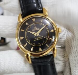 Vintage 1981 Roamer Manual Mens Gold Watch W/Leather Strap & Black accents
